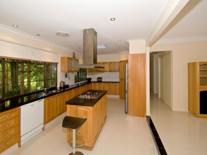 10 Tom Latimer Court, Worongary QLD 4213