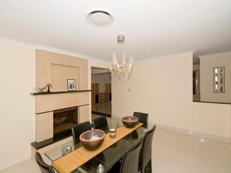 10 Tom Latimer Court, Worongary QLD 4213