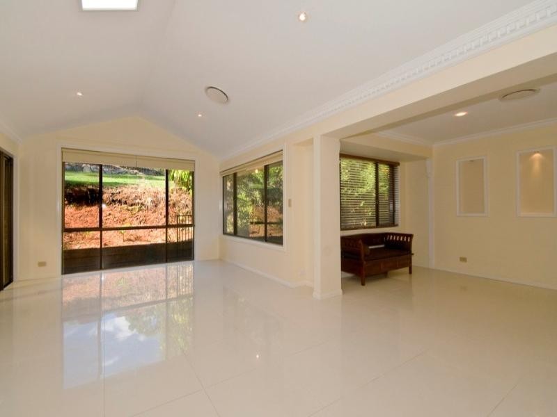 10 Tom Latimer Court, Worongary QLD 4213