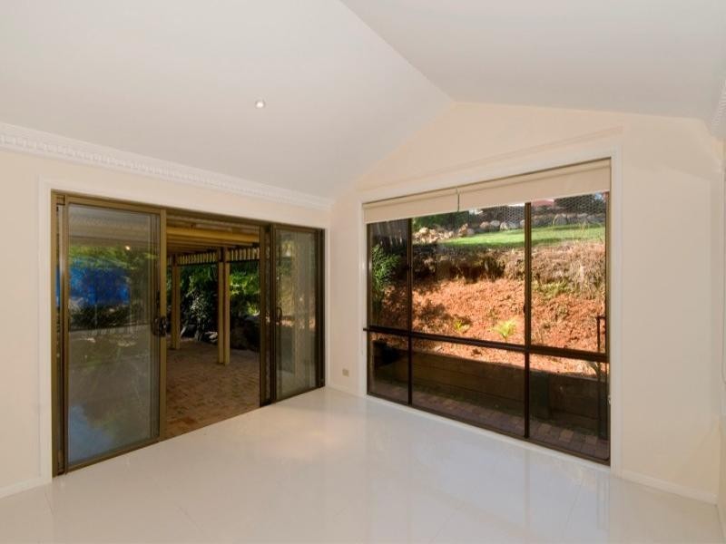 10 Tom Latimer Court, Worongary QLD 4213