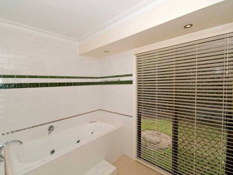 10 Tom Latimer Court, Worongary QLD 4213