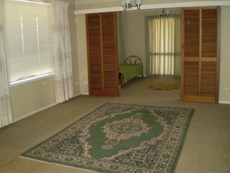 1 Yeringba Street, Mermaid Waters QLD 4218