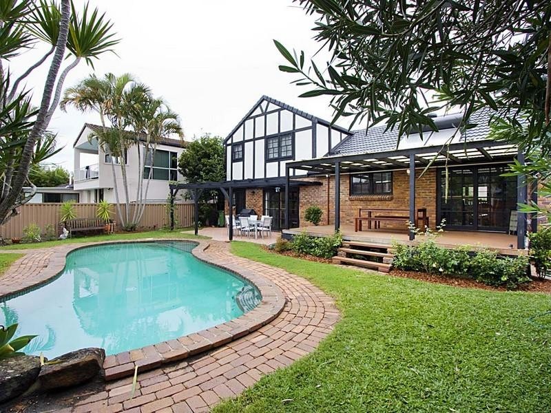 40 Fairsky Avenue, Mermaid Waters QLD 4218