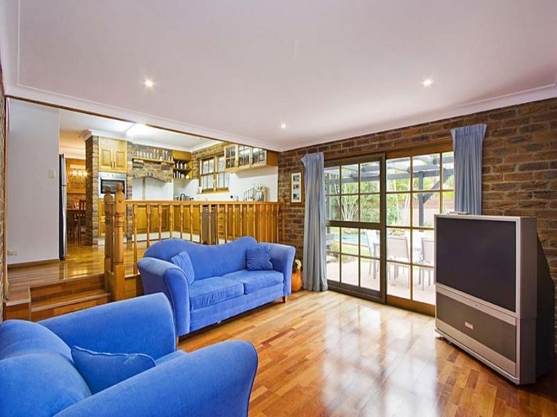 40 Fairsky Avenue, Mermaid Waters QLD 4218