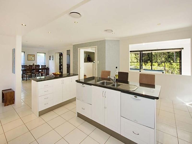 36 Forest Drive, Elanora QLD 4221