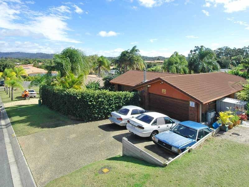 70 Avocado Street, Elanora QLD 4221