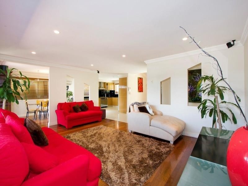 47 Allambi Avenue, Broadbeach Waters QLD 4218