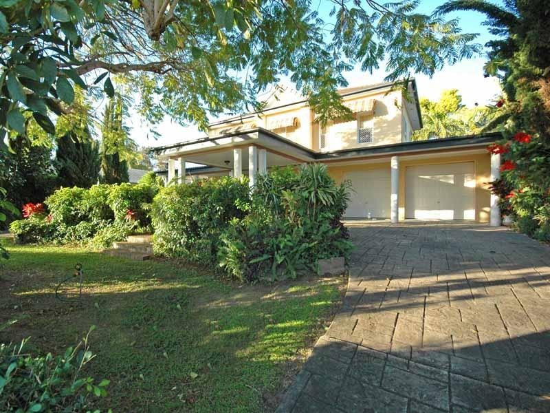 744 Nerang-Broadbeach Road, Carrara QLD 4211