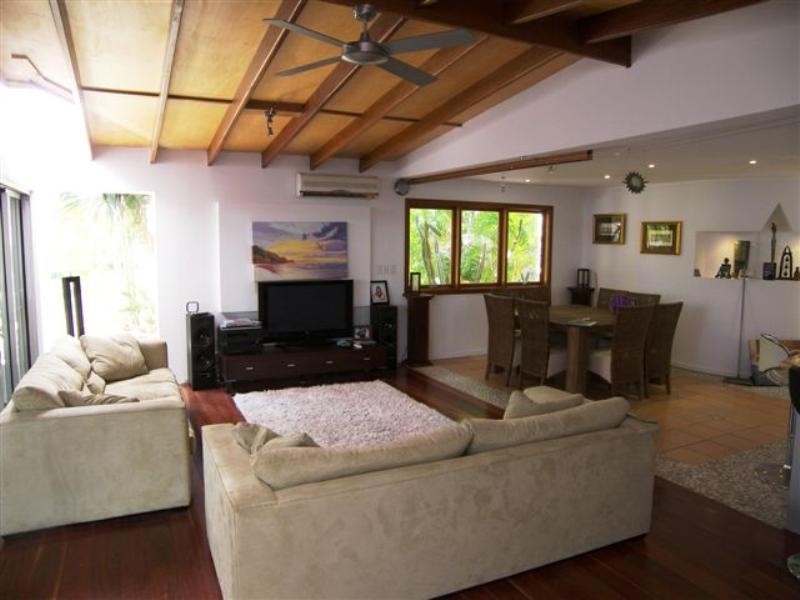 21 Arthur Street, Mermaid Beach QLD 4218