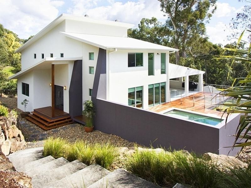 67 Simpsons Road, Elanora QLD 4221