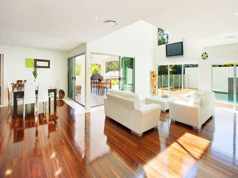 67 Simpsons Road, Elanora QLD 4221