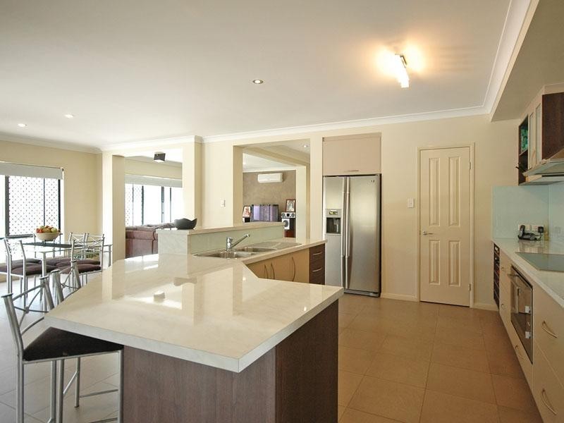 65 Observatory Drive, Reedy Creek QLD 4227