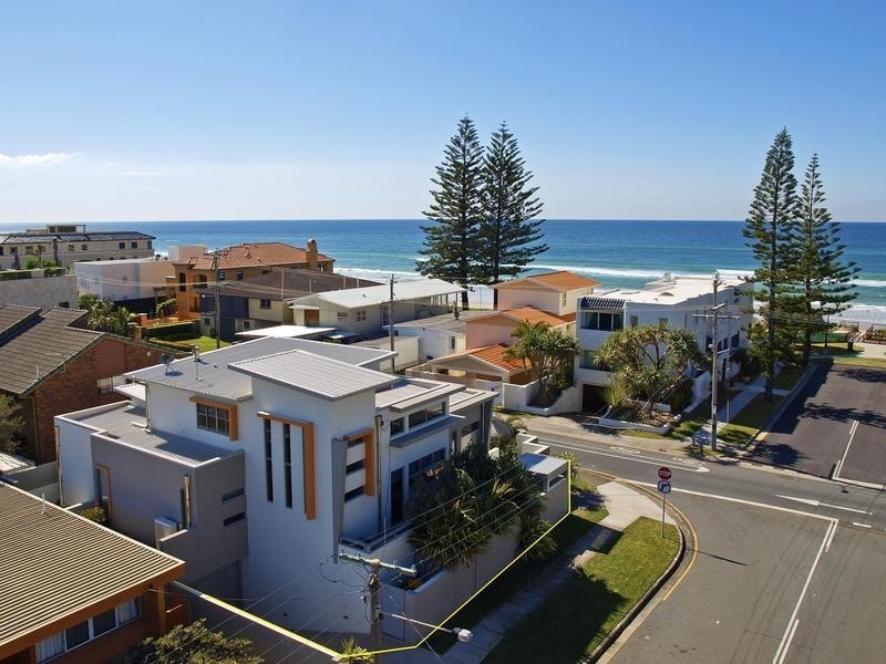16 Hedges Avenue, Mermaid Beach QLD 4218