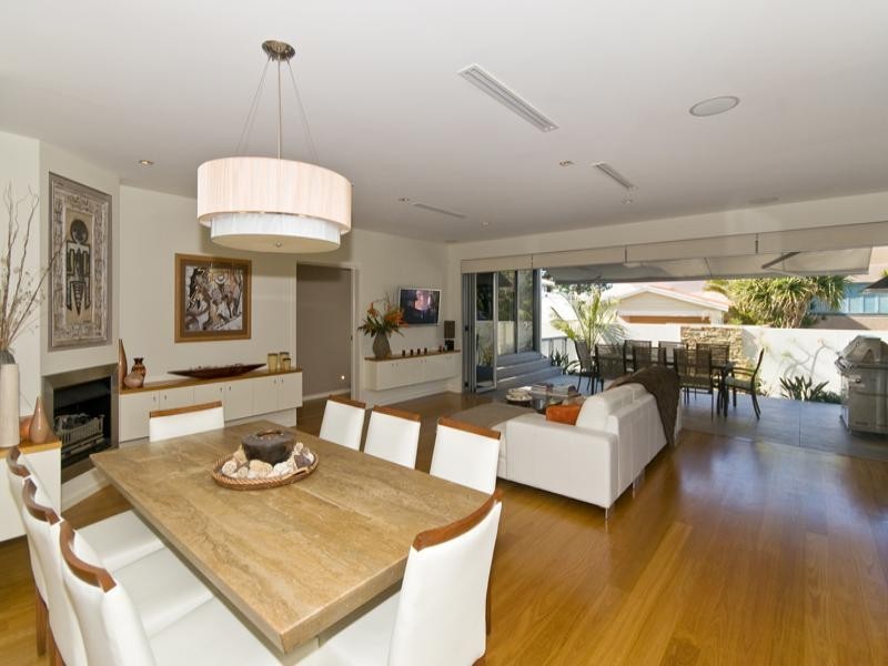 16 Hedges Avenue, Mermaid Beach QLD 4218