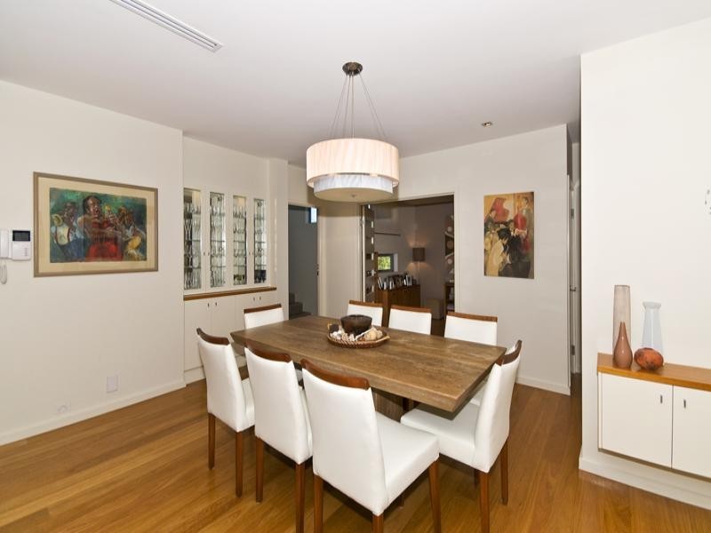 16 Hedges Avenue, Mermaid Beach QLD 4218