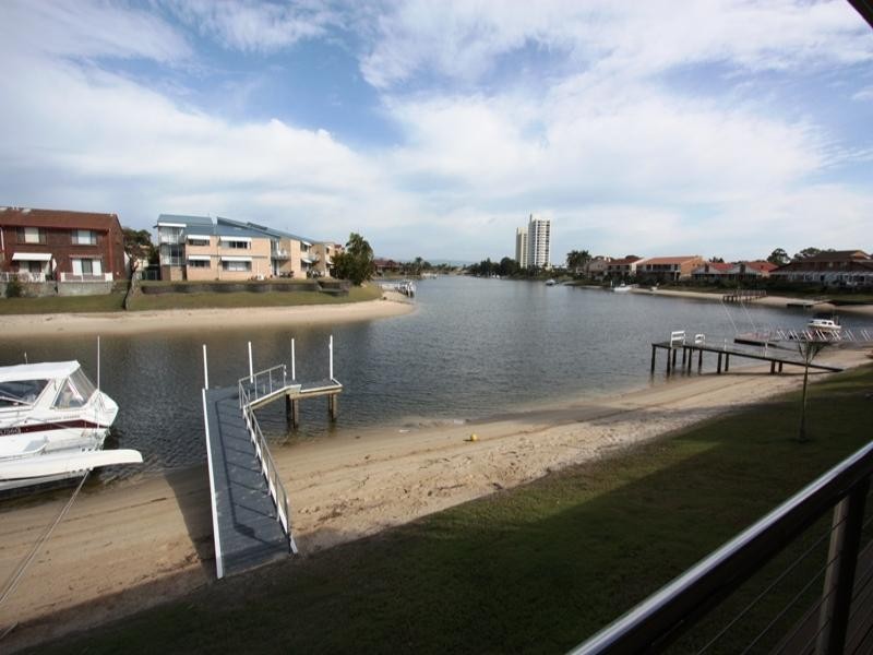 10 ‘Brentford Villas’, 99 Sunshine Boulevard, Mermaid Waters QLD 4218