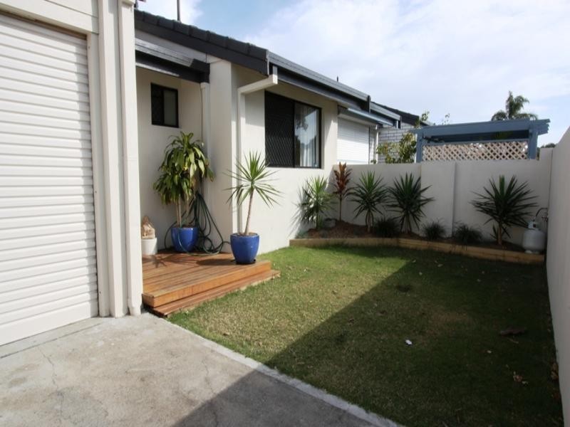 10 ‘Brentford Villas’, 99 Sunshine Boulevard, Mermaid Waters QLD 4218