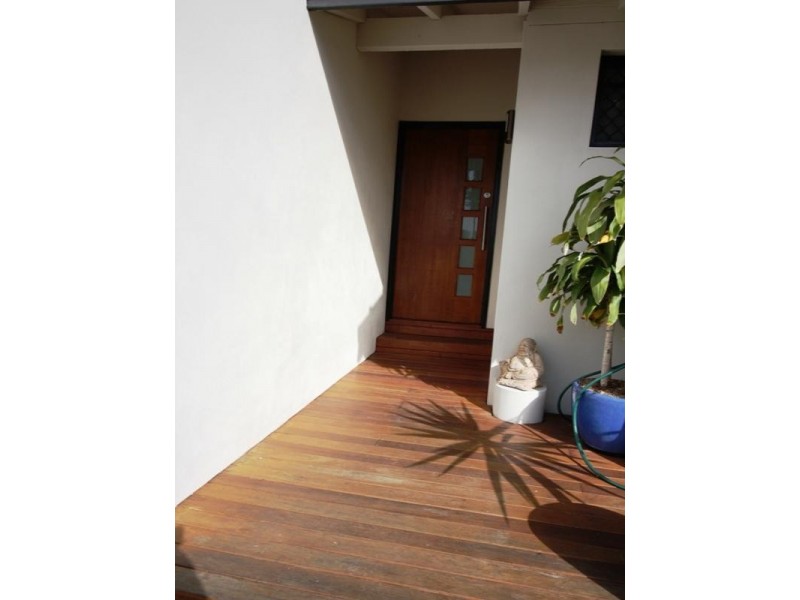 10 ‘Brentford Villas’, 99 Sunshine Boulevard, Mermaid Waters QLD 4218