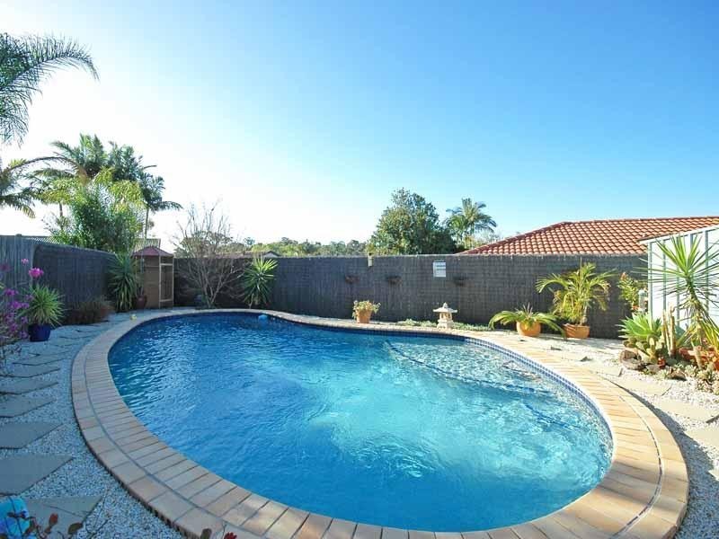 3 Rednal Court, Carrara QLD 4211