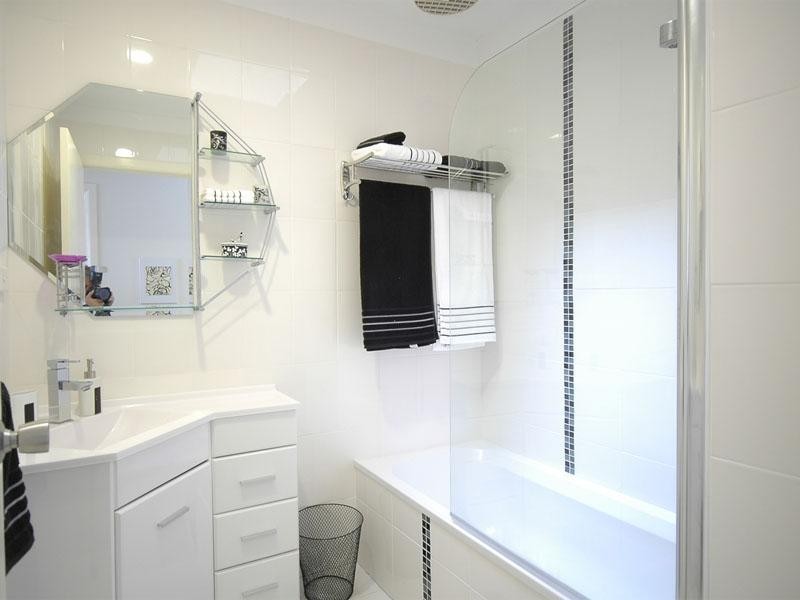 Clear Island Waters QLD 4226