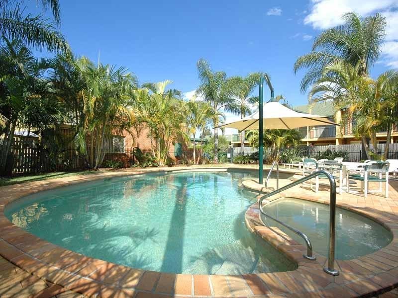 Clear Island Waters QLD 4226