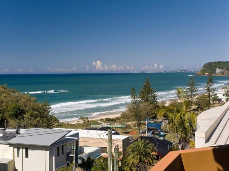 14 Brakes Crescent, Miami QLD 4220