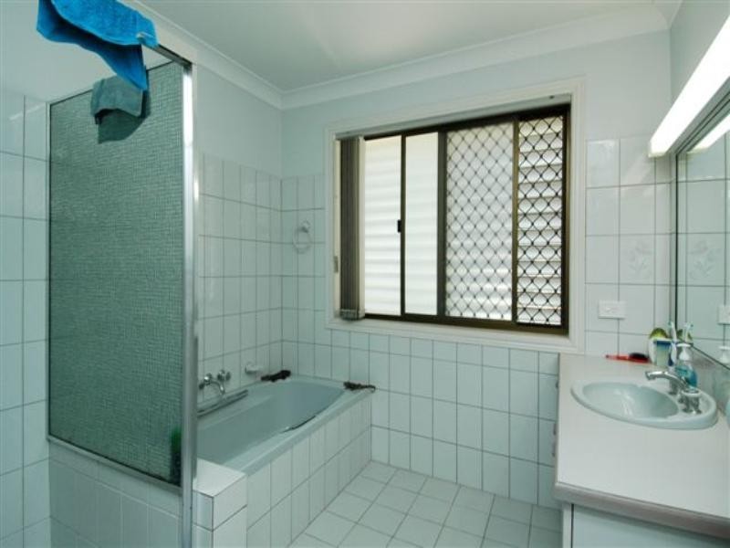 202 Hedges Avenue, Mermaid Beach QLD 4218