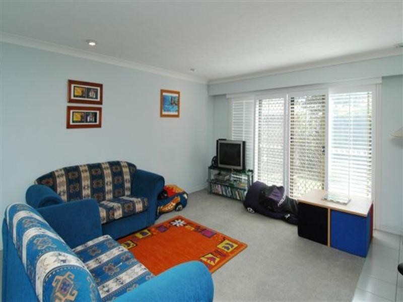 202 Hedges Avenue, Mermaid Beach QLD 4218