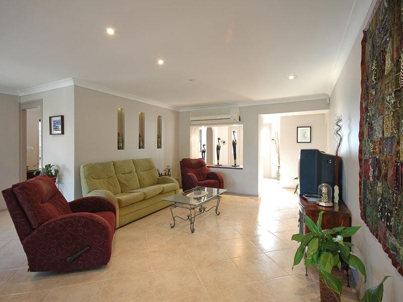 7 Carrara Road, Carrara QLD 4211