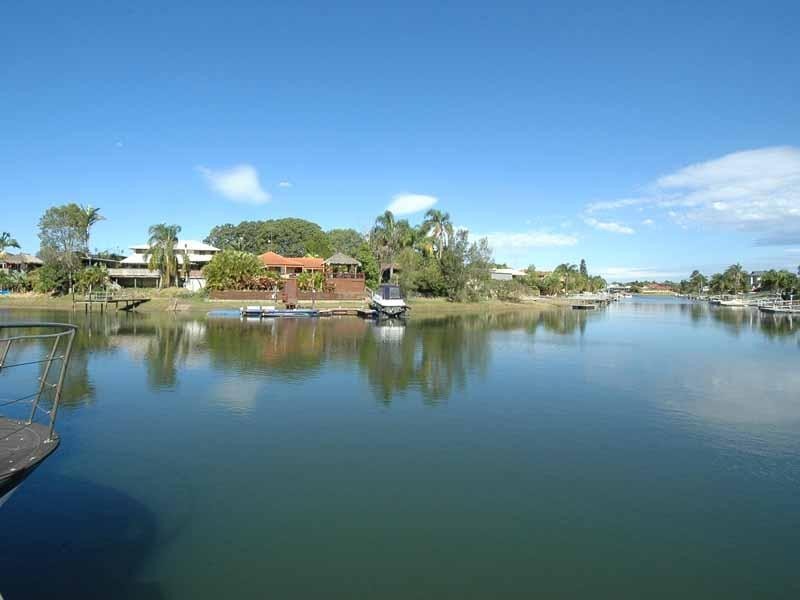 7 Carrara Road, Carrara QLD 4211
