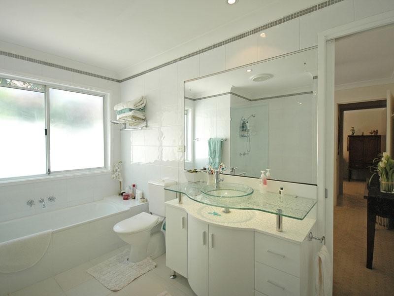 7 Carrara Road, Carrara QLD 4211