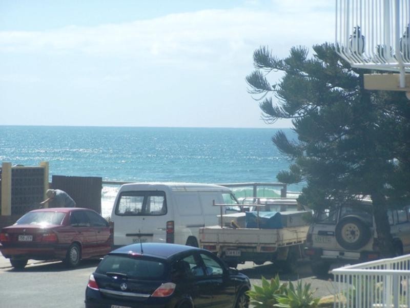 1 ‘Seabeach Court’, 4 Seabeach Avenue, Mermaid Beach QLD 4218