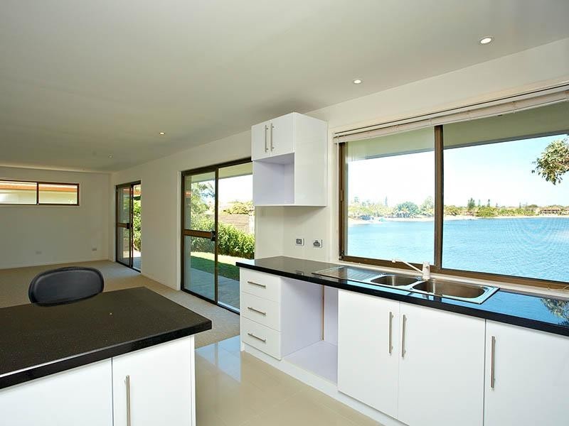 7 Tequila Court, Mermaid Waters QLD 4218