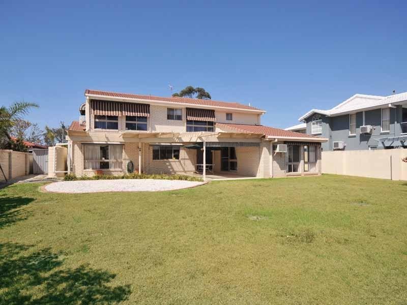 265 Rio Vista Boulevard, Mermaid Waters QLD 4218