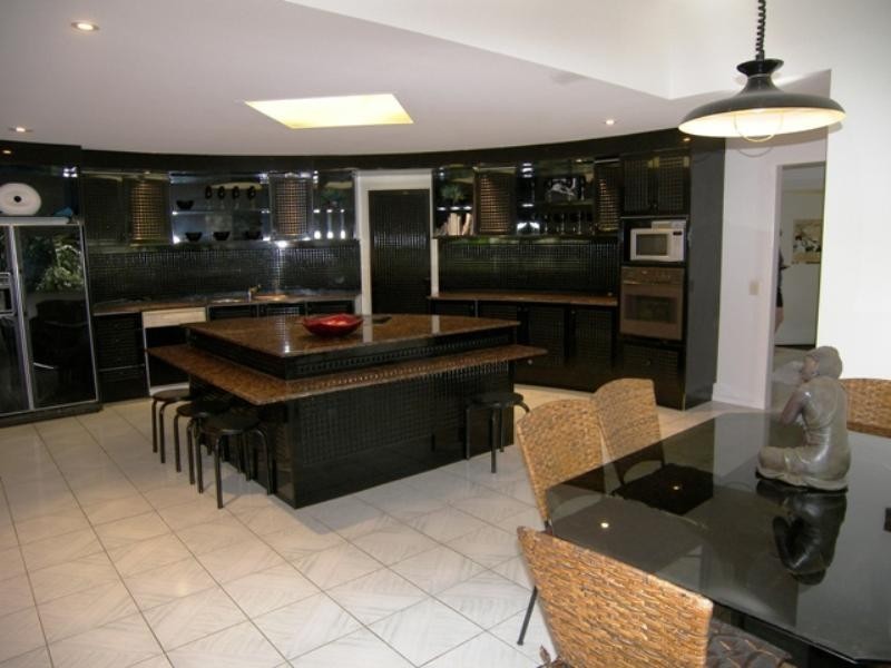 9 Reserve Street, Burleigh Heads QLD 4220