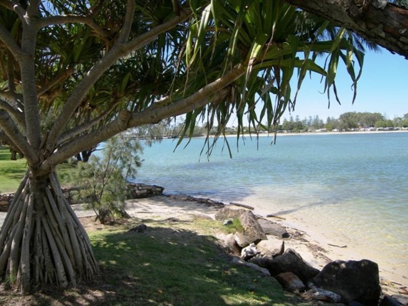 9 Reserve Street, Burleigh Heads QLD 4220