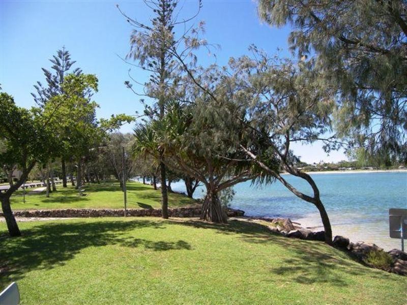 9 Reserve Street, Burleigh Heads QLD 4220