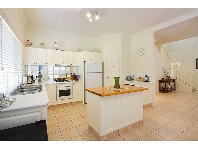 27-29 Buckingham Way, Elanora QLD 4221