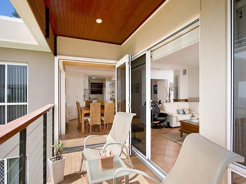 4 ‘Palamuna Court’, 2c Twenty Seventh Avenue, Palm Beach QLD 4221