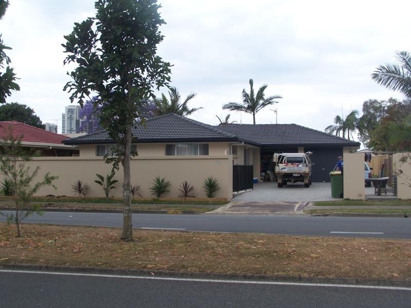112 Sunshine Boulevard, Mermaid Waters QLD 4218