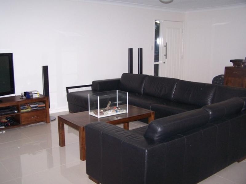 112 Sunshine Boulevard, Mermaid Waters QLD 4218