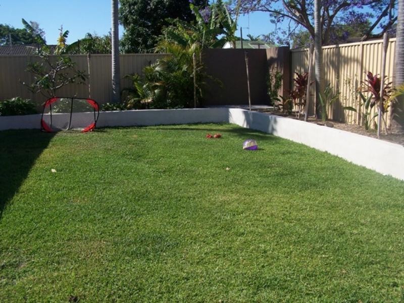 112 Sunshine Boulevard, Mermaid Waters QLD 4218