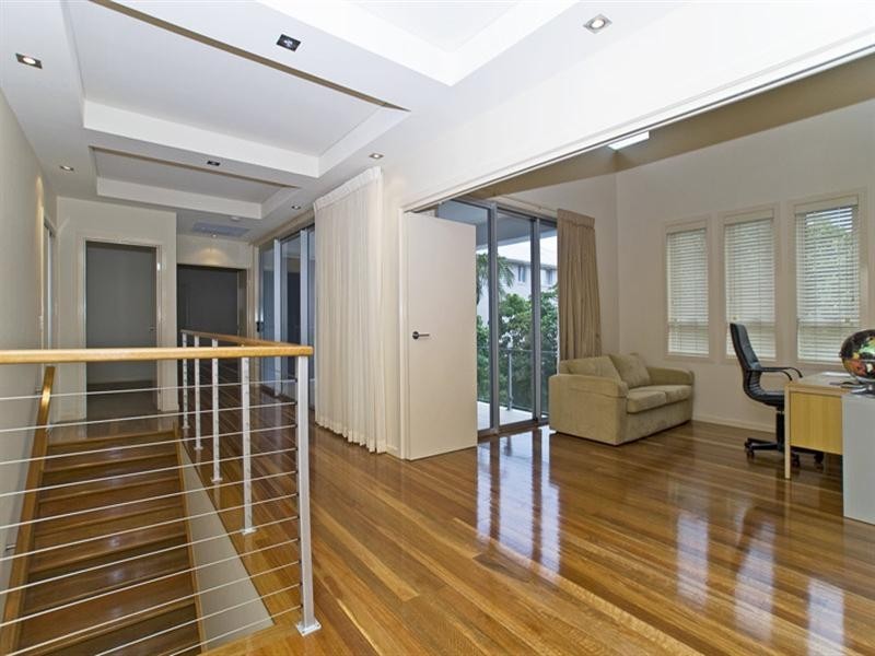 29 Hilda Street, Mermaid Beach QLD 4218