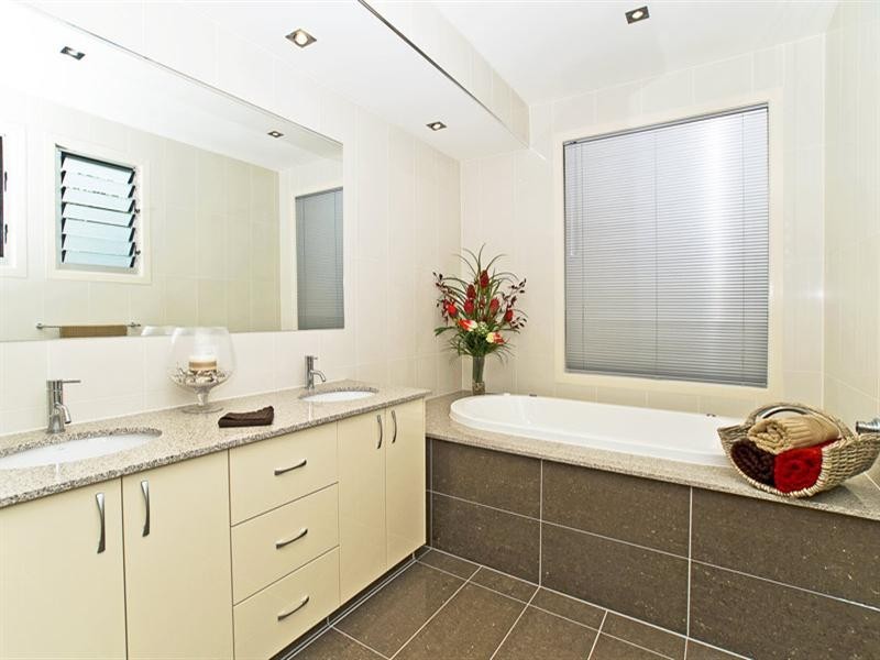 29 Hilda Street, Mermaid Beach QLD 4218