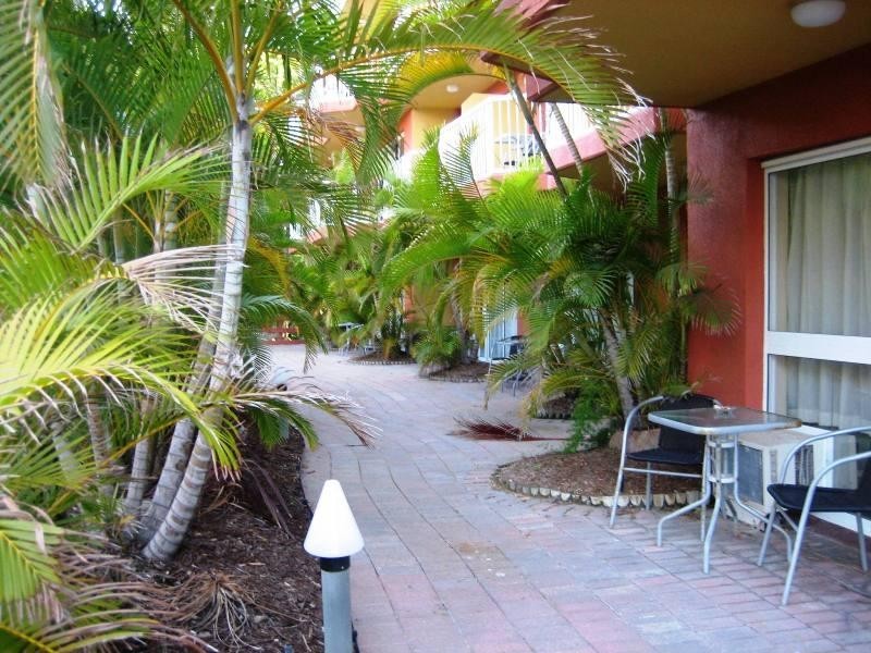 104 ”Outrigger Suites”, 2007 Gold Coast Highway, Miami QLD 4220