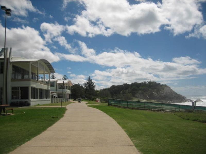 104 ”Outrigger Suites”, 2007 Gold Coast Highway, Miami QLD 4220