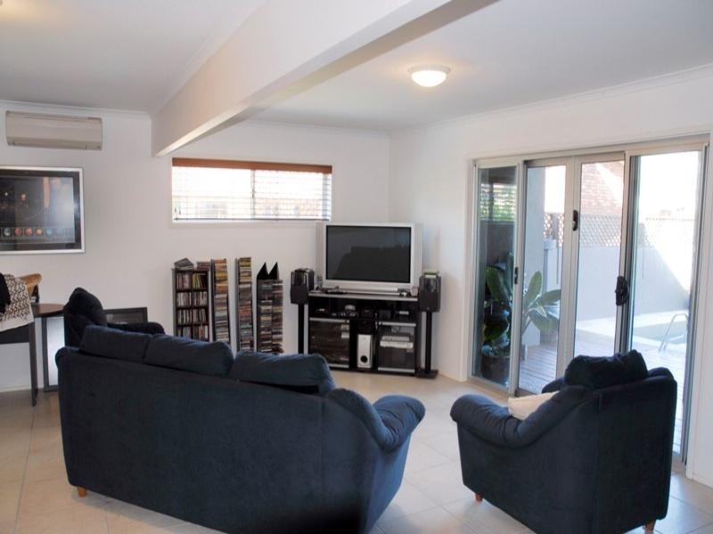 54 Avanti Street, Mermaid Waters QLD 4218