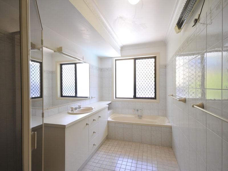 9 Kelly Avenue, Miami QLD 4220