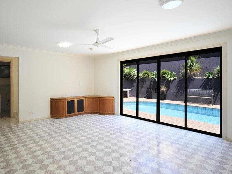 9 Kelly Avenue, Miami QLD 4220