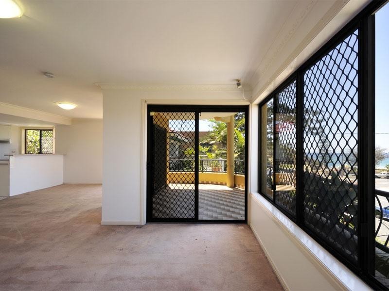 9 Kelly Avenue, Miami QLD 4220